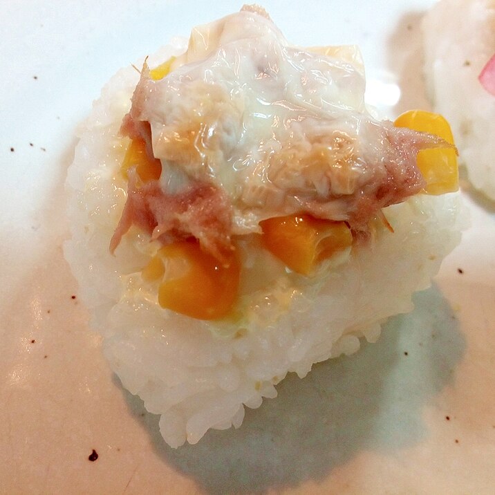 コーンとツナとチーズの焼きおにぎり レシピ 作り方 By ぷ みぃまま 楽天レシピ コーンとツナとチーズの焼きおにぎり レシピ 作り方 By ぷ みぃまま 楽天レシピ